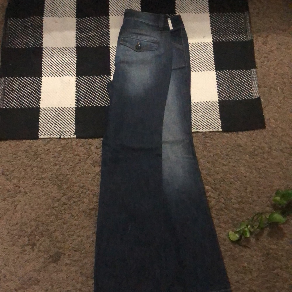 Blue jeans - Picture 2 of 2